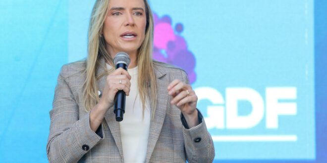 Celina Leão é reeleita governadora e faz história no Distrito Federal